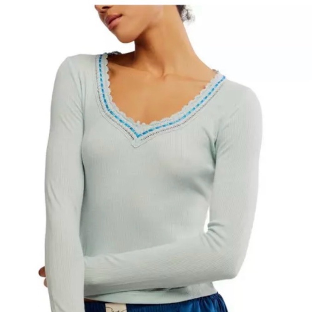 FREE PEOPLE intimately 
Only You Long Sleeve V-Neck Shirt-polar fog , nwt, sz L